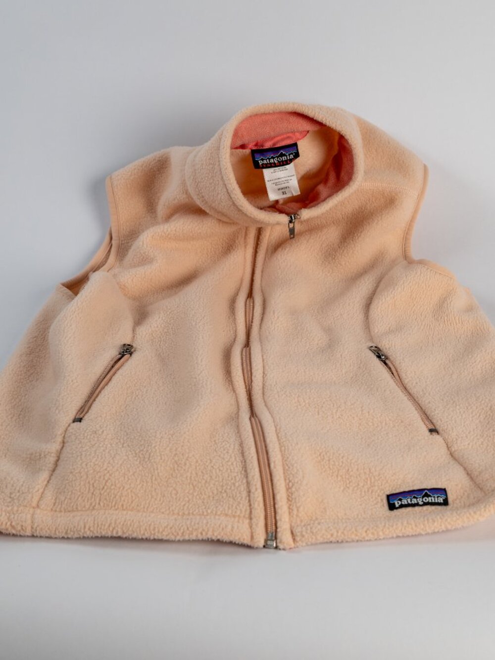 Patagonia Women’s XL Fleece Vest Peach Cream Full Zip Synchilla Style